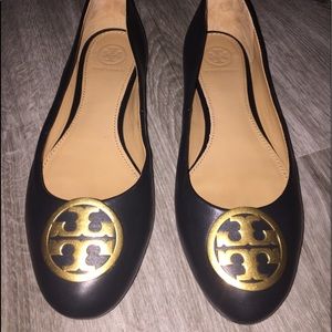 Tory Burch Benton Flats 7.5 (Black and Gold)